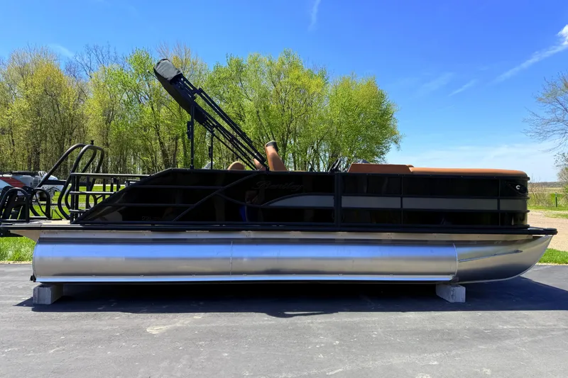 The Image of Bentley Pontoons Legacy 223 Swingback 2026 - undefined