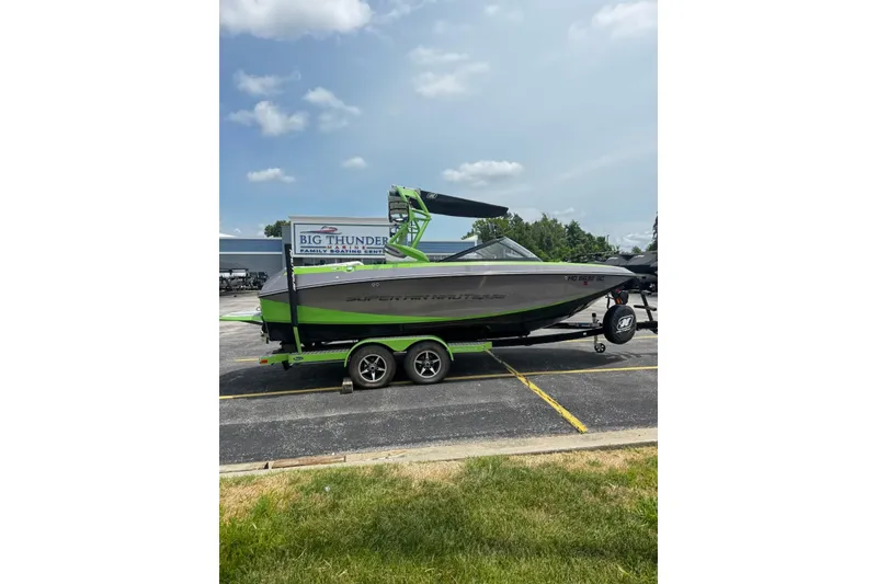 The Image of 2014 Nautique Super Air Nautique G21 boat on trailer at Big Thunder Marine. - 1
