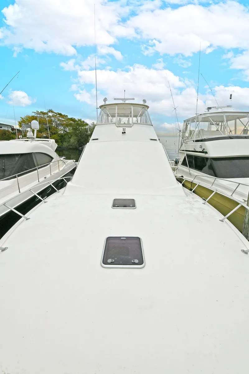 Slide: The Image of Ocean Yachts 52 Super Sport 2001 on calm waters. - 28