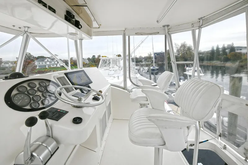 Slide: The Image of Interior view of Ocean Yachts 52 Super Sport 2001 yacht. - 19