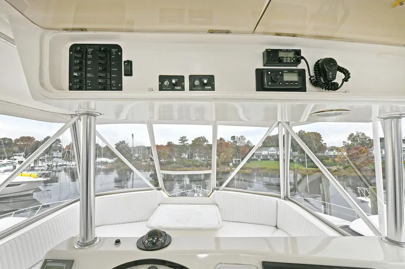 Slide: The Image of Interior view of Ocean Yachts 52 Super Sport 2001 yacht. - 21