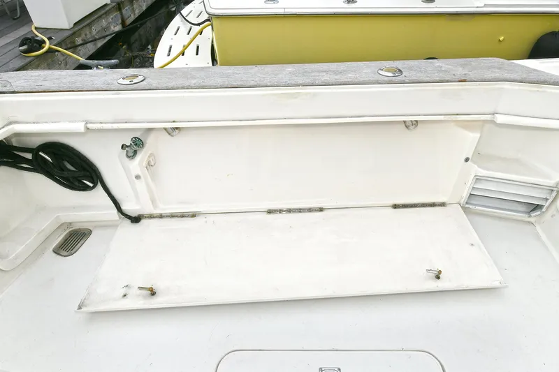 Slide: The Image of Storage compartment on Ocean Yachts 52 Super Sport 2001. - 15