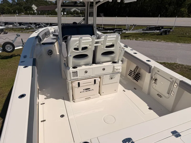 Slide: The Image of Cobia 285CC 2026 - 7