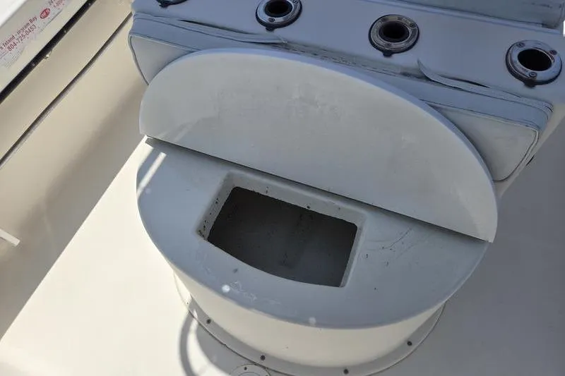 Slide: The Image of May-Craft 2000CC boat seat with storage compartment, 2000 model. - 11