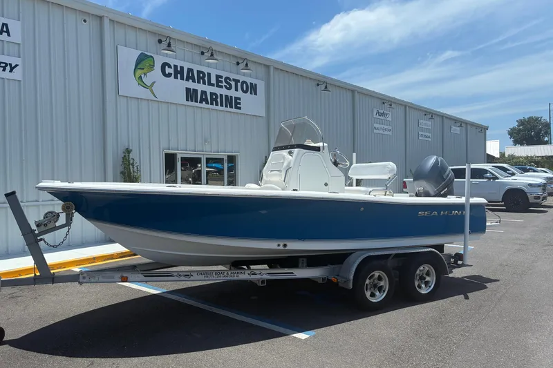 The Image of 2014 Sea Hunt BX 20 BR boat on trailer at Charleston Marine dealership. - 0