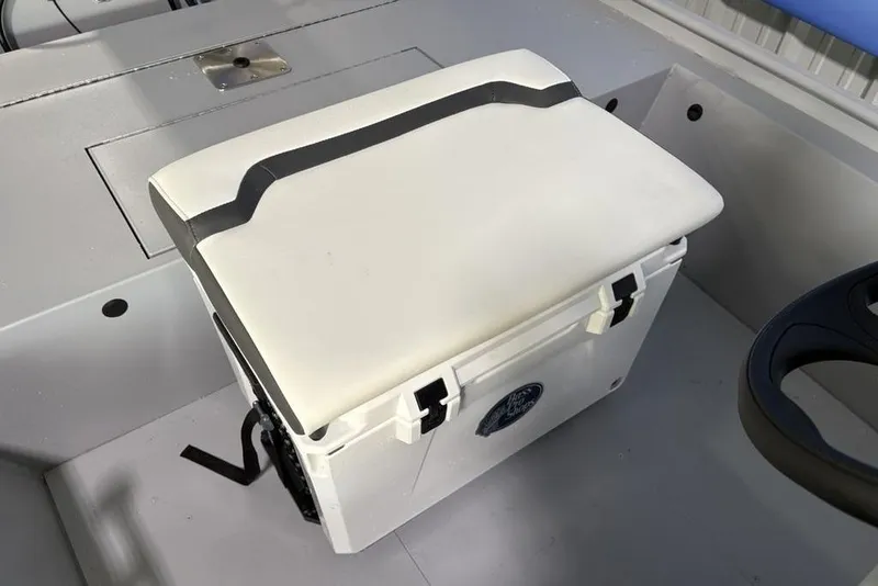 Slide: The Image of 2026 Tracker Bass Tracker Classic CC boat with a white cooler seat. - 21