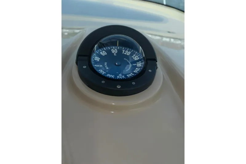 Slide: The Image of Compass on 2012 Tiara Yachts 3900 Sovran, displaying navigation directions. - 27