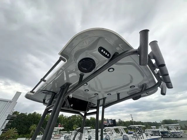 Slide: The Image of Sea Pro Bay 230 2025 - 18