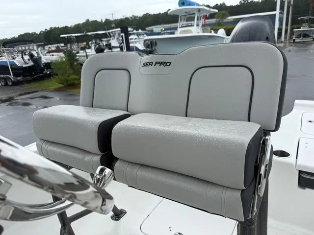 Slide: The Image of Sea Pro Bay 230 2025 - 10