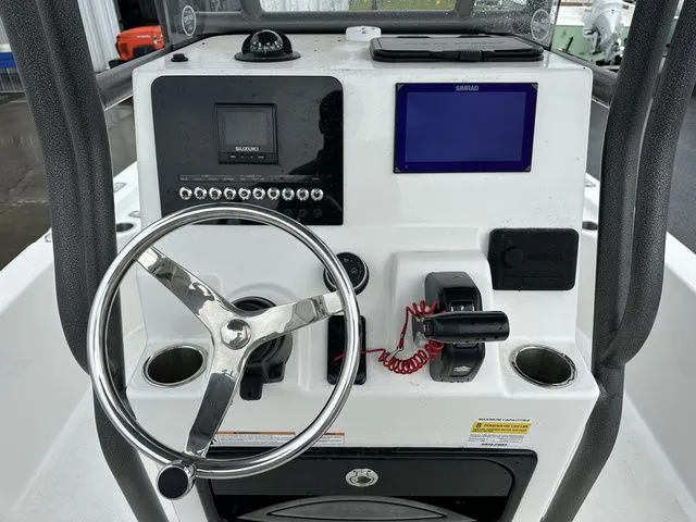 Slide: The Image of Sea Pro Bay 230 2025 - 16