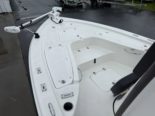 Slide: The Image of Sea Pro Bay 230 2025 - 9