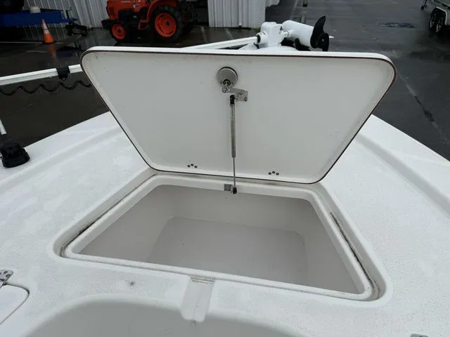 Slide: The Image of Sea Pro Bay 230 2025 - 14