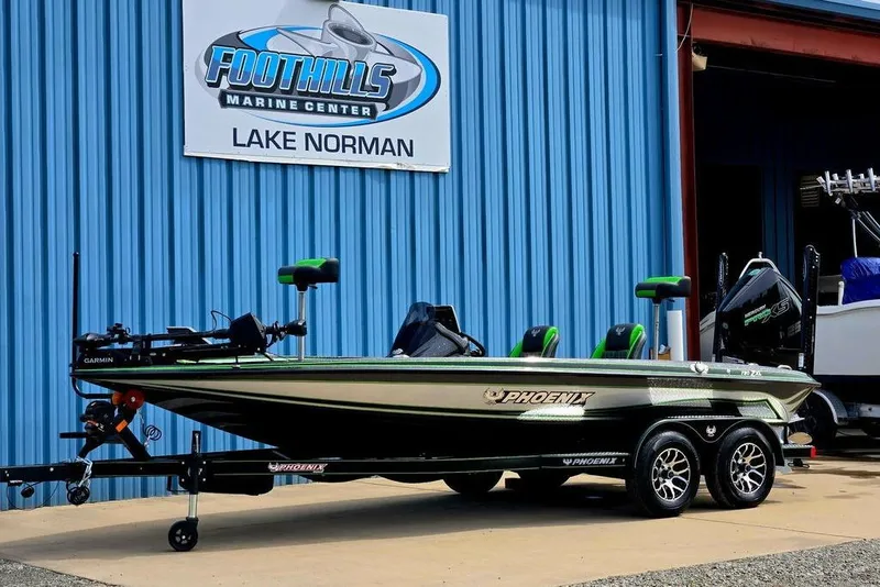 Slide: The Image of 2027 Phoenix 721 ZXL boat at Foothills Marine Center, Lake Norman. - 3