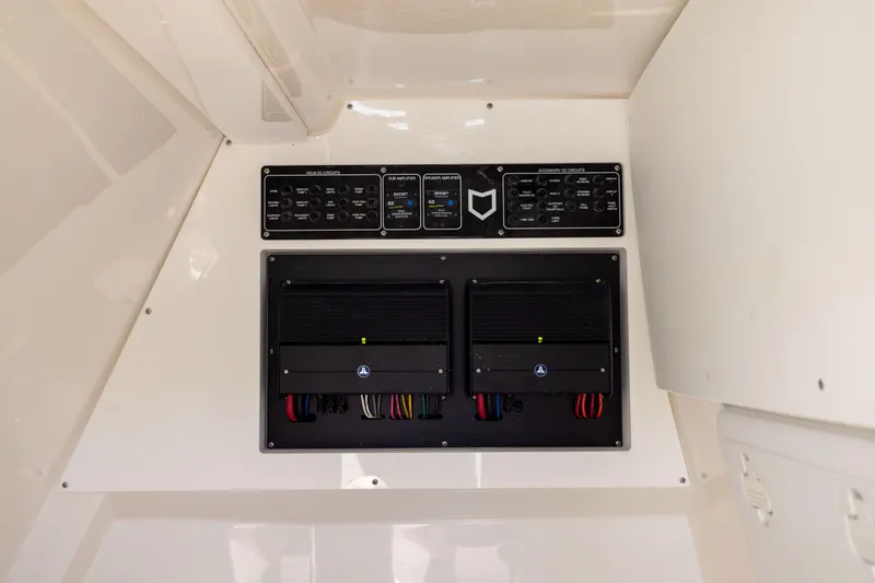Slide: The Image of Sea Fox 328 Commander 2027 - 57