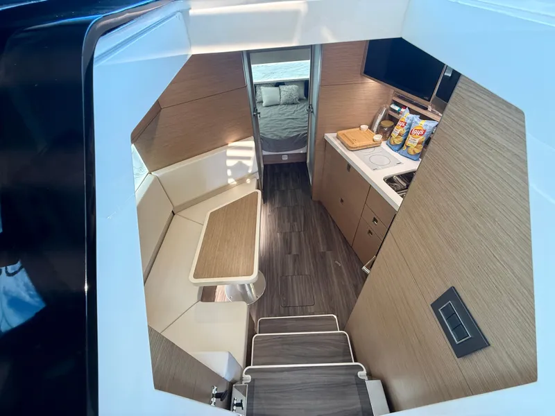Slide: The Image of Scout 530 LXF 2024 - 19