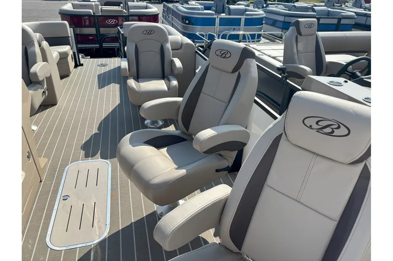 Slide: The Image of Bentley Pontoons Legacy 223 DL Navigator 2026 - 9