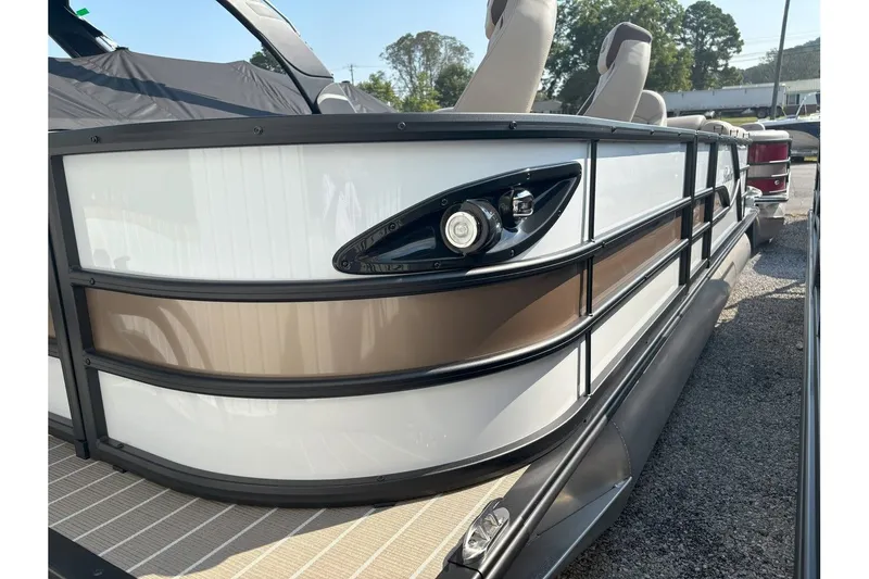 Slide: The Image of Bentley Pontoons Legacy 223 DL Navigator 2026 - 20
