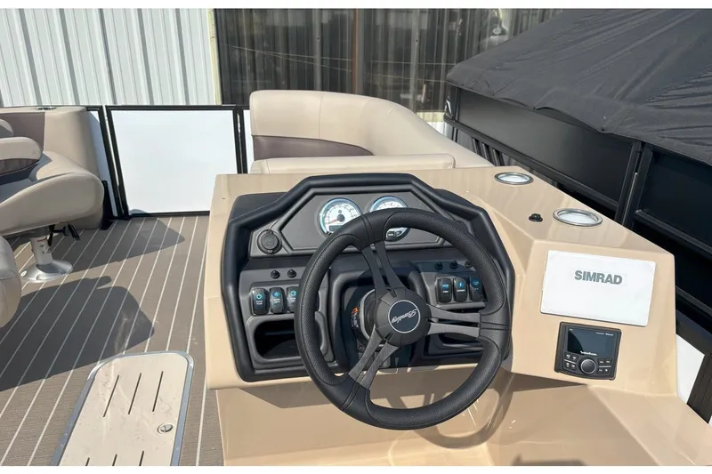 Slide: The Image of Bentley Pontoons Legacy 223 DL Navigator 2026 - 3