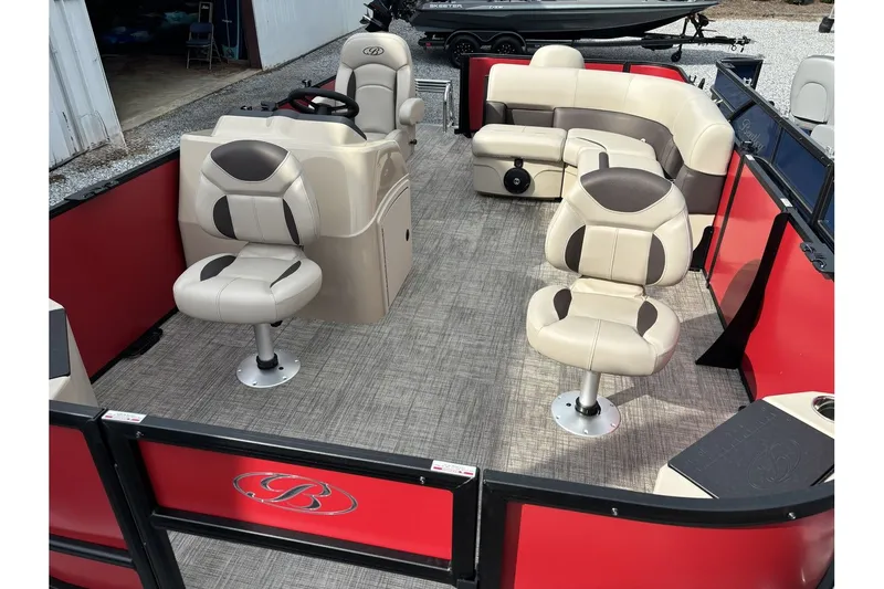 The Image of Bentley Pontoons LE 180 3 PT Fish 2026 - undefined