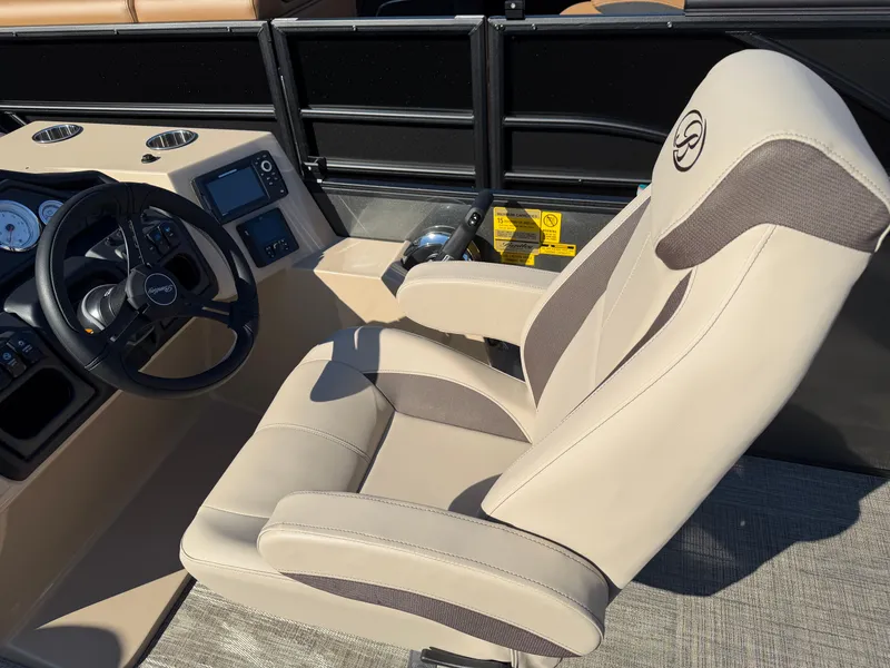 Slide: The Image of Bentley Pontoons Legacy 223 Cruise XL 2026 - 14