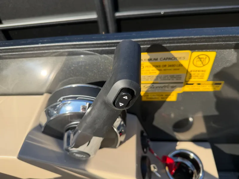Slide: The Image of Bentley Pontoons Legacy 223 Cruise XL 2026 - 13