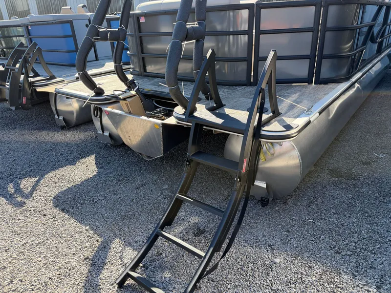 Slide: The Image of Bentley Pontoons Legacy 223 Cruise XL 2026 - 6