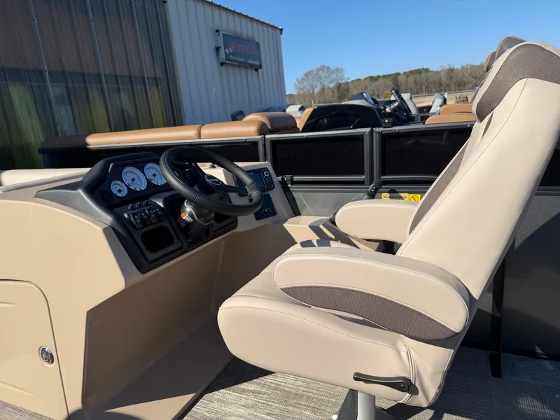 Slide: The Image of Bentley Pontoons Legacy 223 Cruise XL 2026 - 10