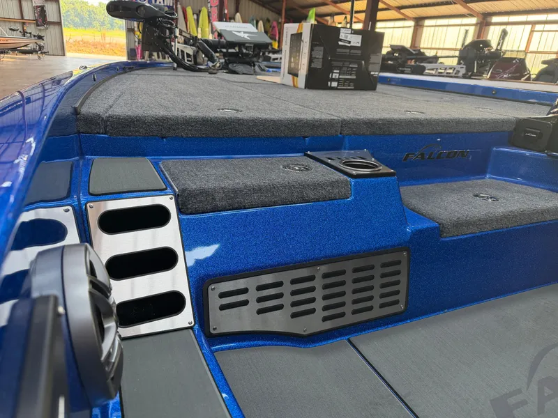 Slide: The Image of Falcon Boats F20 PREDATOR 2027 - 12