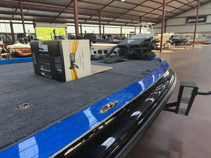 Slide: The Image of Falcon Boats F20 PREDATOR 2027 - 5