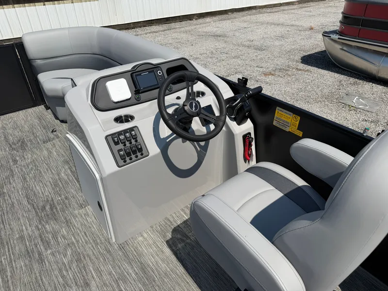 Slide: The Image of Bentley Pontoons BOLT 200 2027 - 5