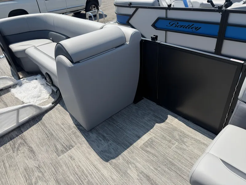 Slide: The Image of Bentley Pontoons BOLT 200 2027 - 12