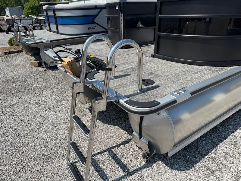Slide: The Image of Bentley Pontoons BOLT 200 2027 - 16