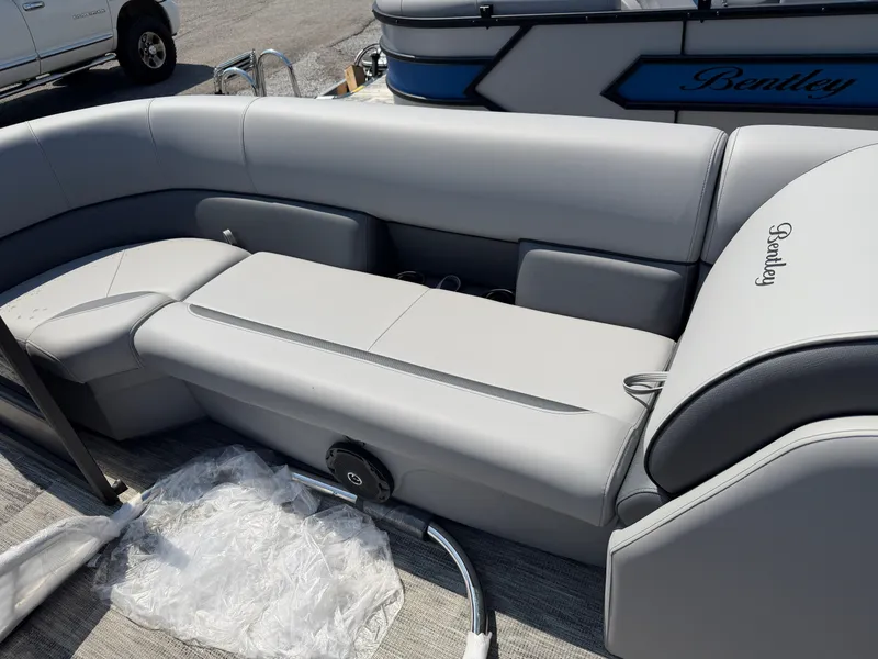 Slide: The Image of Bentley Pontoons BOLT 200 2027 - 13