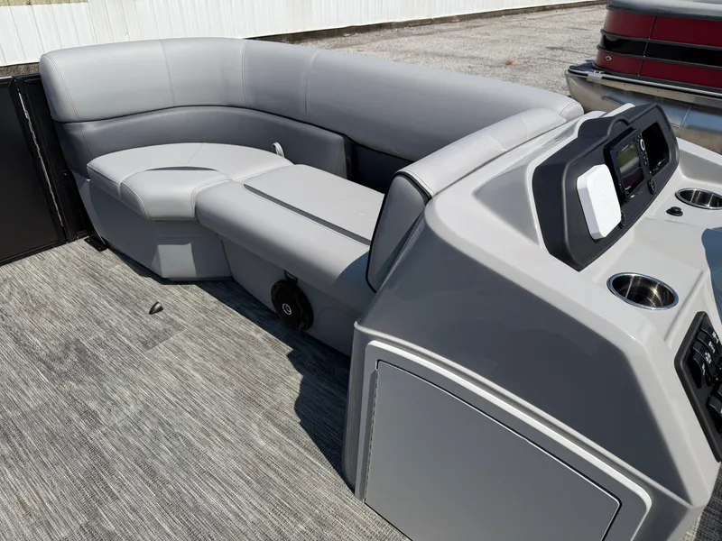 Slide: The Image of Bentley Pontoons BOLT 200 2027 - 9