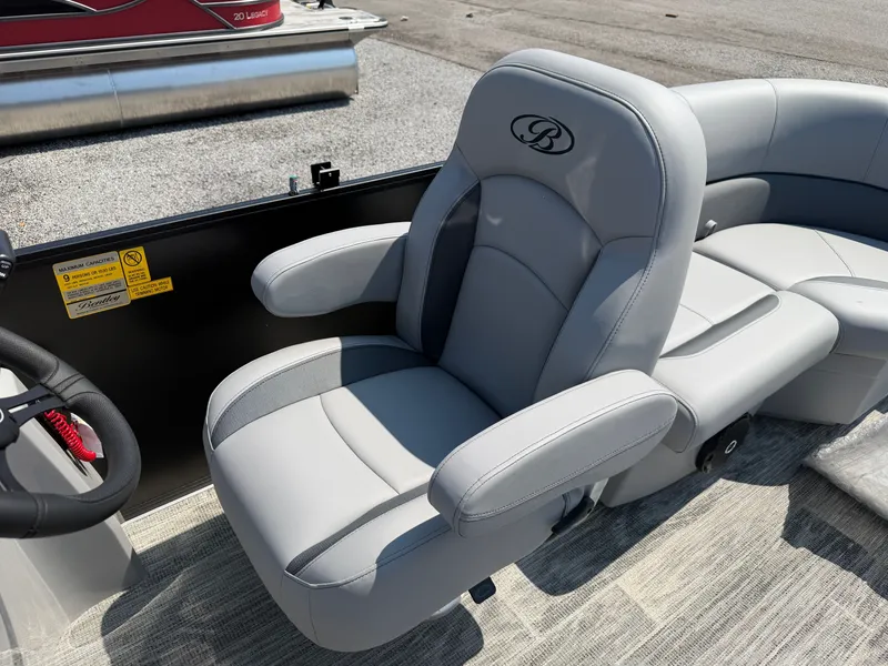 Slide: The Image of Bentley Pontoons BOLT 200 2027 - 8