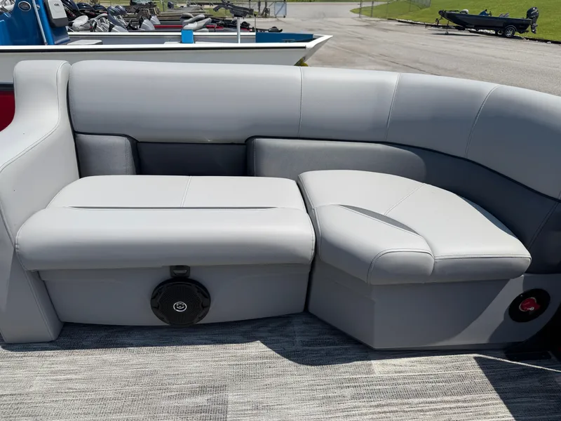 Slide: The Image of Bentley Pontoons Legacy 200 Navigator 2027 - 20