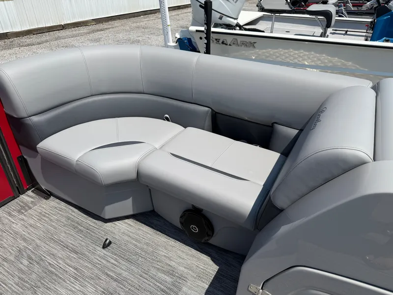 Slide: The Image of Bentley Pontoons Legacy 200 Navigator 2027 - 12