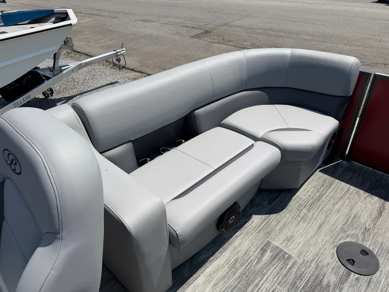 Slide: The Image of Bentley Pontoons Legacy 200 Navigator 2027 - 16