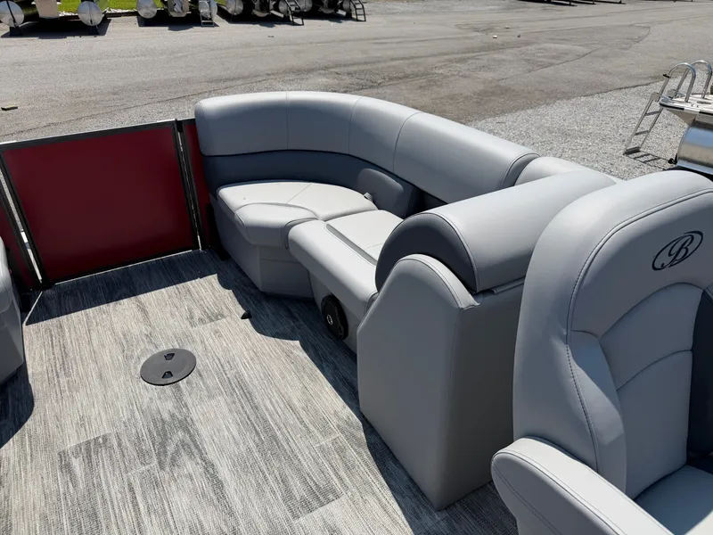 Slide: The Image of Bentley Pontoons Legacy 200 Navigator 2027 - 15