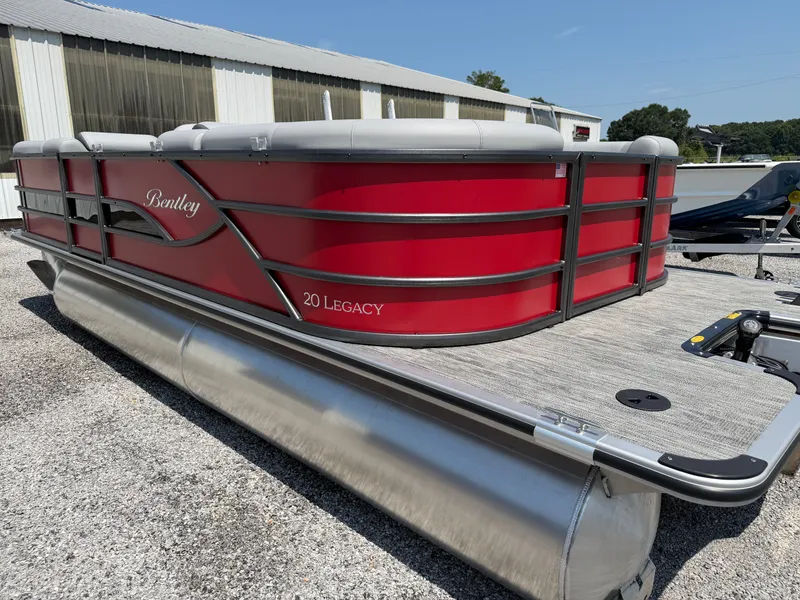 The Image of Bentley Pontoons Legacy 200 Navigator 2027 - undefined