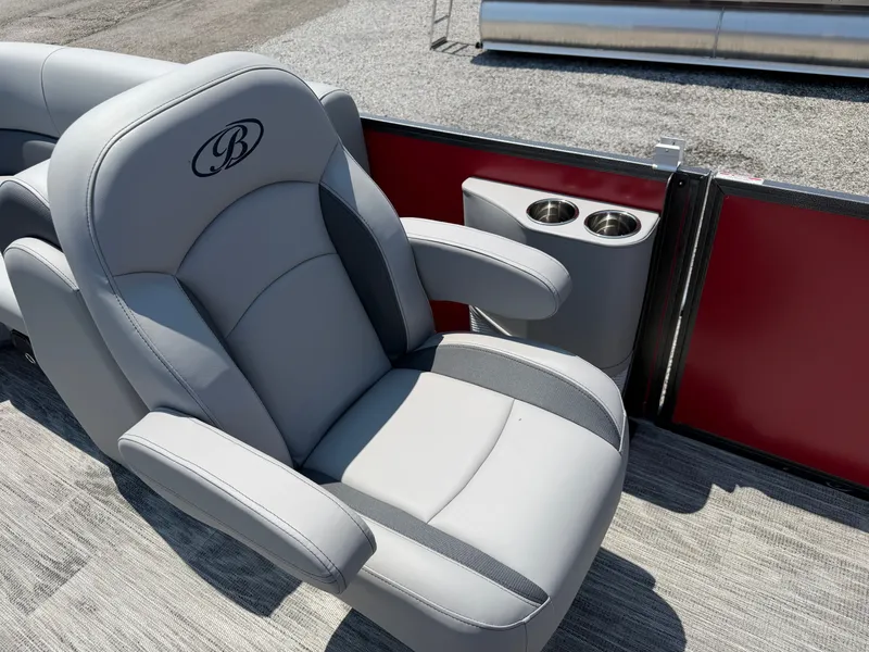 Slide: The Image of Bentley Pontoons Legacy 200 Navigator 2027 - 10