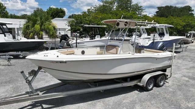 Slide: The Image of Scout Sportfish 235 2003 - 5