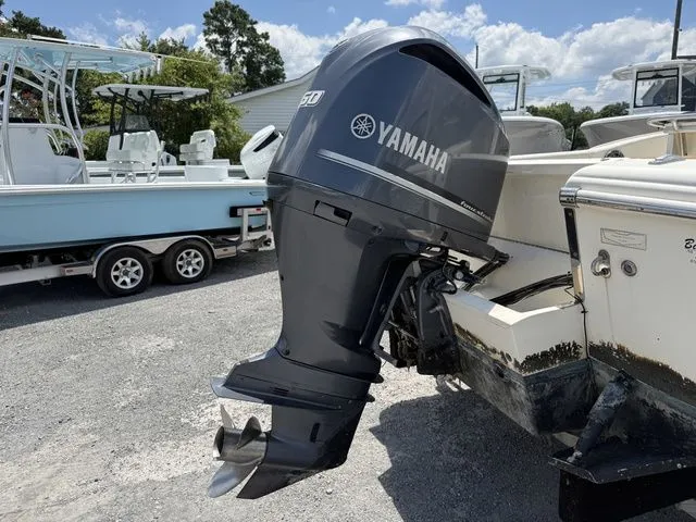 Slide: The Image of Scout Sportfish 235 2003 - 16