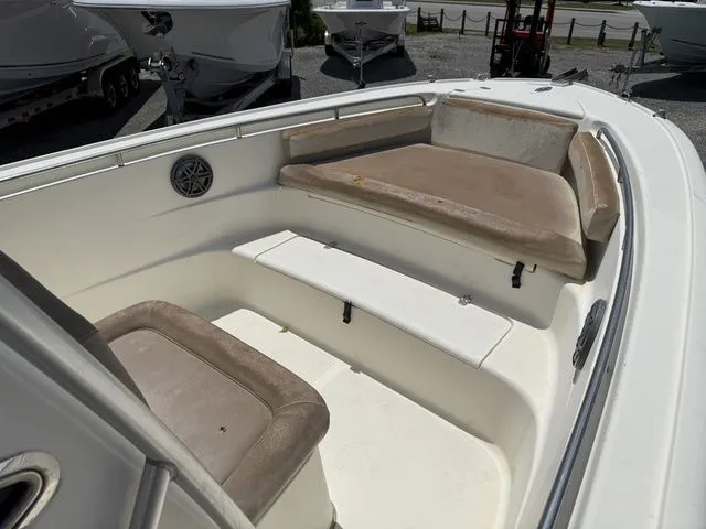 Slide: The Image of Scout Sportfish 235 2003 - 12