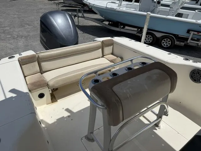 Slide: The Image of Scout Sportfish 235 2003 - 11