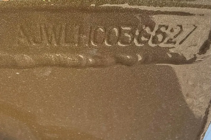 Slide: The Image of Serial number "AJWLH0036627" on Thor LH1900SC, 2027 model. - 10