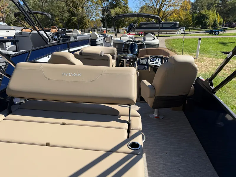 Slide: The Image of Sylvan MIRAGE 822 CLZ DH 2027: Spacious deck with comfortable seating and modern helm. - 23