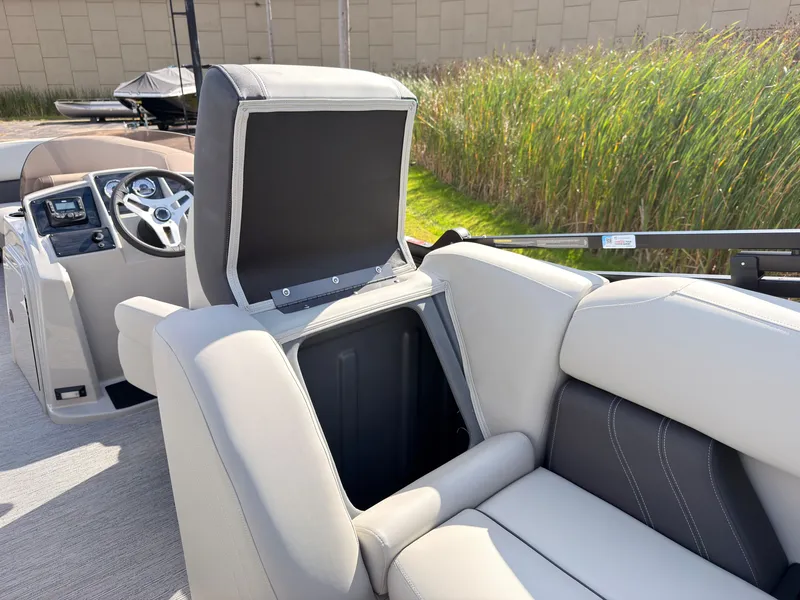Slide: The Image of Sylvan Mirage 822 LZ 2027 - 51