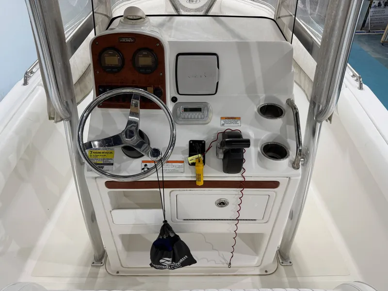 Slide: The Image of Sea Hunt ULTRA 21 2010 - 13
