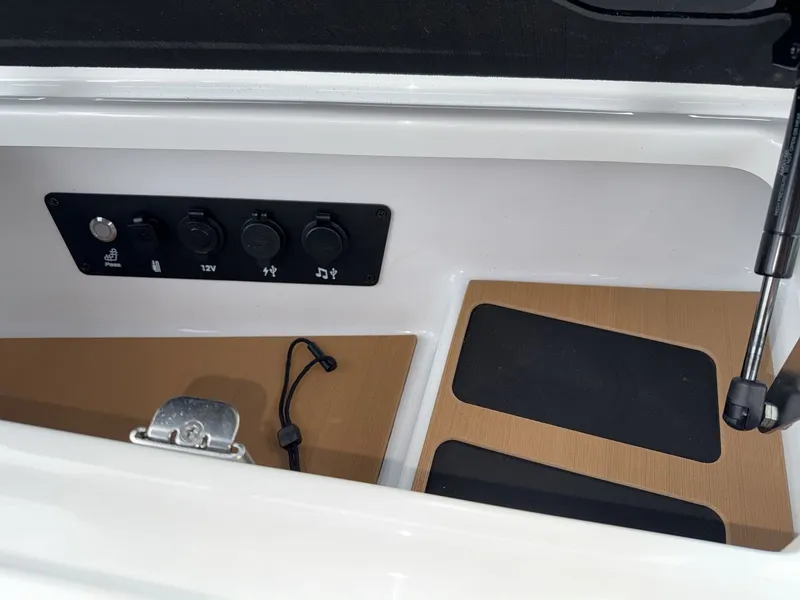 Slide: The Image of Nautique G23 2027 - 24